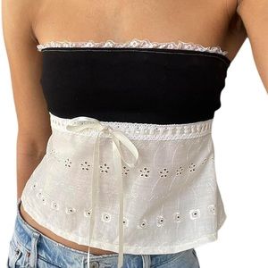 Trendy crop top black and white